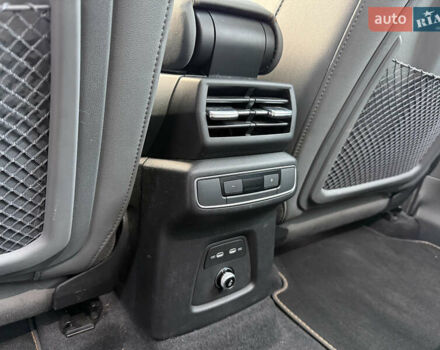 Сірий Ауді Q4 e-tron, об'ємом двигуна 0 л та пробігом 11 тис. км за 30000 $, фото 33 на Automoto.ua