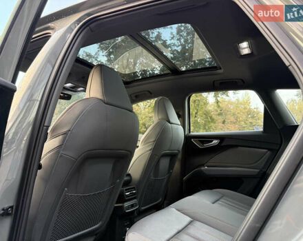 Сірий Ауді Q4 e-tron, об'ємом двигуна 0 л та пробігом 11 тис. км за 30000 $, фото 32 на Automoto.ua