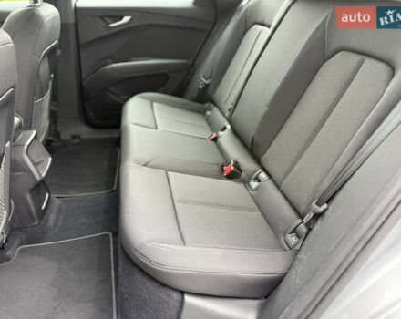 Сірий Ауді Q4 e-tron, об'ємом двигуна 0 л та пробігом 25 тис. км за 29790 $, фото 27 на Automoto.ua