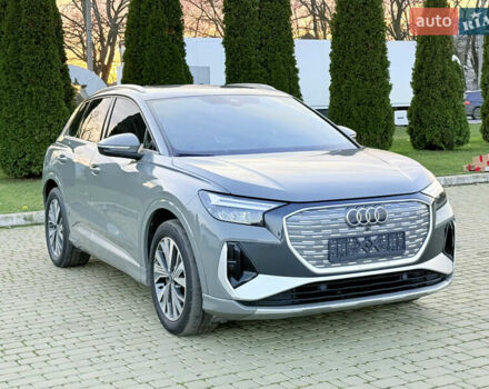 Серый Ауди Q4 e-tron, объемом двигателя 0 л и пробегом 55 тыс. км за 27500 $, фото 3 на Automoto.ua