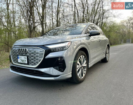 Сірий Ауді Q4 e-tron, об'ємом двигуна 0 л та пробігом 20 тис. км за 28800 $, фото 3 на Automoto.ua