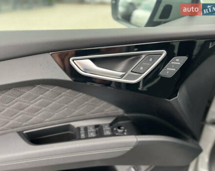 Серый Ауди Q4 e-tron, объемом двигателя 0 л и пробегом 18 тыс. км за 33500 $, фото 13 на Automoto.ua