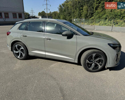 Серый Ауди Q4 e-tron, объемом двигателя 0 л и пробегом 32 тыс. км за 27500 $, фото 7 на Automoto.ua
