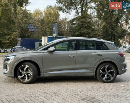 Сірий Ауді Q4 e-tron, об'ємом двигуна 0 л та пробігом 11 тис. км за 30000 $, фото 7 на Automoto.ua