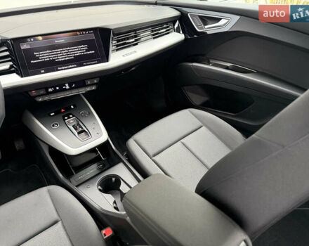 Сірий Ауді Q4 e-tron, об'ємом двигуна 0 л та пробігом 25 тис. км за 29790 $, фото 21 на Automoto.ua