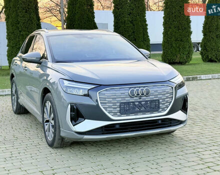 Серый Ауди Q4 e-tron, объемом двигателя 0 л и пробегом 55 тыс. км за 27500 $, фото 9 на Automoto.ua