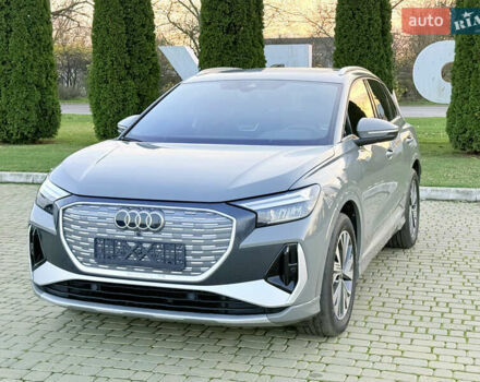Серый Ауди Q4 e-tron, объемом двигателя 0 л и пробегом 55 тыс. км за 27500 $, фото 4 на Automoto.ua
