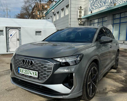 Серый Ауди Q4 e-tron, объемом двигателя 0 л и пробегом 35 тыс. км за 35000 $, фото 3 на Automoto.ua