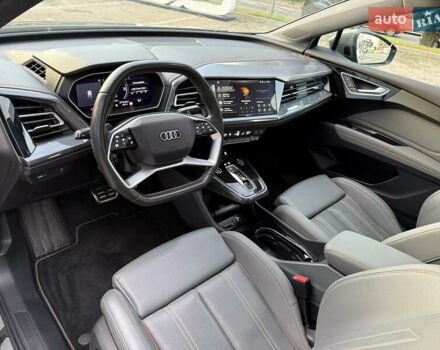 Сірий Ауді Q4 e-tron, об'ємом двигуна 0 л та пробігом 11 тис. км за 30000 $, фото 20 на Automoto.ua