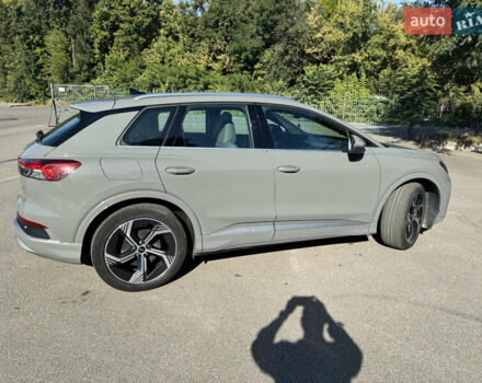 Серый Ауди Q4 e-tron, объемом двигателя 0 л и пробегом 32 тыс. км за 26999 $, фото 6 на Automoto.ua