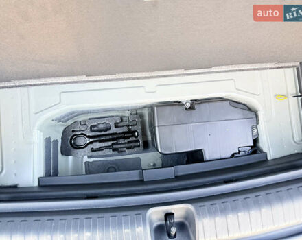 Серый Ауди Q4 e-tron, объемом двигателя 0 л и пробегом 55 тыс. км за 27500 $, фото 43 на Automoto.ua