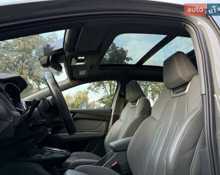 Сірий Ауді Q4 e-tron, об'ємом двигуна 0 л та пробігом 11 тис. км за 30000 $, фото 23 на Automoto.ua