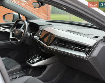 Серый Ауди Q4 e-tron, объемом двигателя 0 л и пробегом 50 тыс. км за 16900 $, фото 32 на Automoto.ua