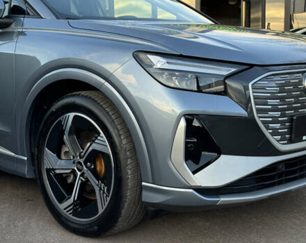Сірий Ауді Q4 e-tron, об'ємом двигуна 0 л та пробігом 6 тис. км за 29500 $, фото 5 на Automoto.ua