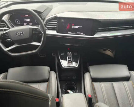 Сірий Ауді Q4 e-tron, об'ємом двигуна 0 л та пробігом 9 тис. км за 26500 $, фото 8 на Automoto.ua
