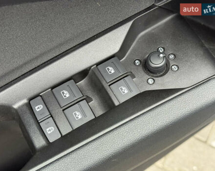 Сірий Ауді Q4 e-tron, об'ємом двигуна 0 л та пробігом 25 тис. км за 29790 $, фото 16 на Automoto.ua