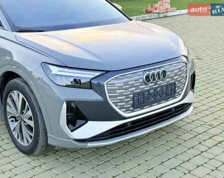 Серый Ауди Q4 e-tron, объемом двигателя 0 л и пробегом 55 тыс. км за 27500 $, фото 14 на Automoto.ua