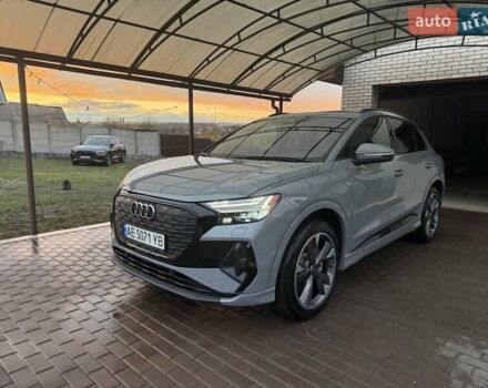 Серый Ауди Q4 e-tron, объемом двигателя 0 л и пробегом 2 тыс. км за 38200 $, фото 5 на Automoto.ua