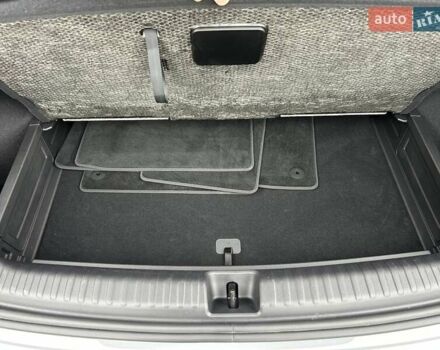 Сірий Ауді Q4 e-tron, об'ємом двигуна 0 л та пробігом 5 тис. км за 39999 $, фото 24 на Automoto.ua