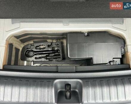 Сірий Ауді Q4 e-tron, об'ємом двигуна 0 л та пробігом 5 тис. км за 39999 $, фото 22 на Automoto.ua