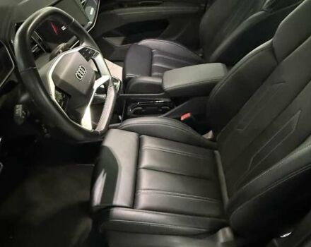 Сірий Ауді Q4 e-tron, об'ємом двигуна 0 л та пробігом 3 тис. км за 30600 $, фото 9 на Automoto.ua