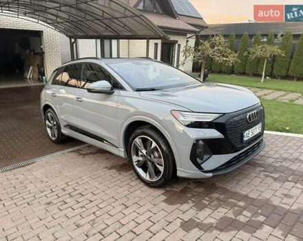 Серый Ауди Q4 e-tron, объемом двигателя 0 л и пробегом 2 тыс. км за 38200 $, фото 18 на Automoto.ua
