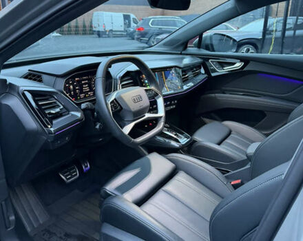 Серый Ауди Q4 e-tron, объемом двигателя 0 л и пробегом 12 тыс. км за 29000 $, фото 13 на Automoto.ua