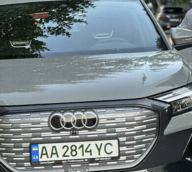 Сірий Ауді Q4 e-tron, об'ємом двигуна 0 л та пробігом 15 тис. км за 32000 $, фото 1 на Automoto.ua