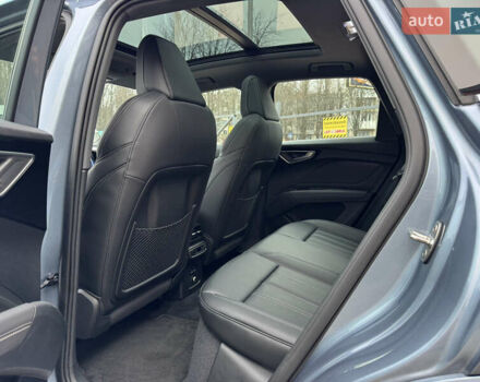 Серый Ауди Q4 e-tron, объемом двигателя 0 л и пробегом 17 тыс. км за 29500 $, фото 7 на Automoto.ua