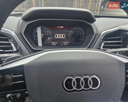 Сірий Ауді Q4 e-tron, об'ємом двигуна 0 л та пробігом 38 тис. км за 38000 $, фото 7 на Automoto.ua