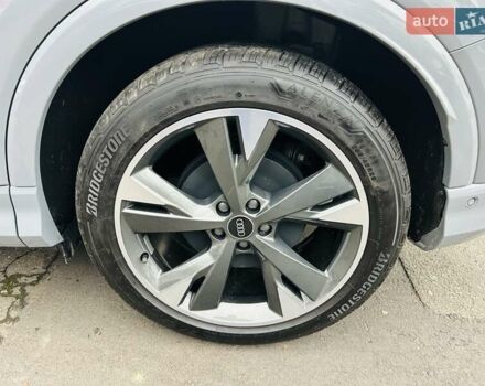 Сірий Ауді Q4 e-tron, об'ємом двигуна 0 л та пробігом 5 тис. км за 39999 $, фото 11 на Automoto.ua