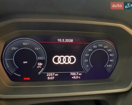 Серый Ауди Q4 e-tron, объемом двигателя 0 л и пробегом 2 тыс. км за 38200 $, фото 7 на Automoto.ua