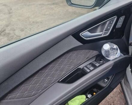 Сірий Ауді Q4 e-tron, об'ємом двигуна 0 л та пробігом 38 тис. км за 38000 $, фото 8 на Automoto.ua