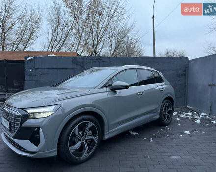 Серый Ауди Q4 e-tron, объемом двигателя 0 л и пробегом 12 тыс. км за 29000 $, фото 6 на Automoto.ua