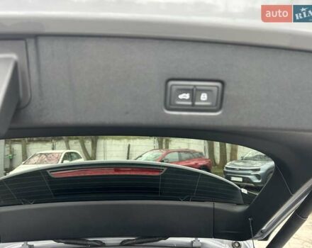 Сірий Ауді Q4 e-tron, об'ємом двигуна 0 л та пробігом 5 тис. км за 39999 $, фото 25 на Automoto.ua