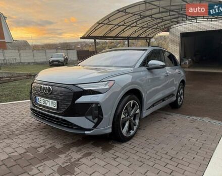 Серый Ауди Q4 e-tron, объемом двигателя 0 л и пробегом 2 тыс. км за 38200 $, фото 16 на Automoto.ua