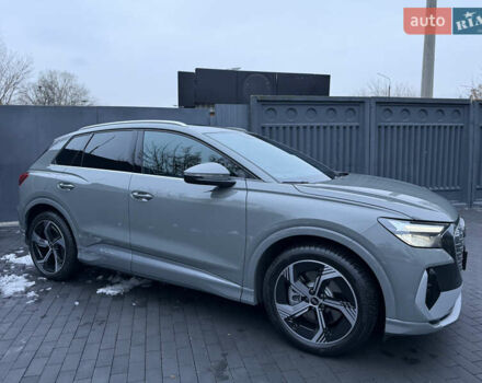 Серый Ауди Q4 e-tron, объемом двигателя 0 л и пробегом 12 тыс. км за 29000 $, фото 16 на Automoto.ua