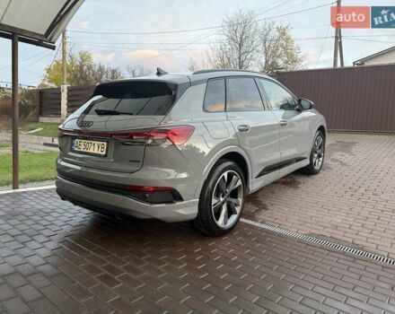 Серый Ауди Q4 e-tron, объемом двигателя 0 л и пробегом 2 тыс. км за 38200 $, фото 21 на Automoto.ua