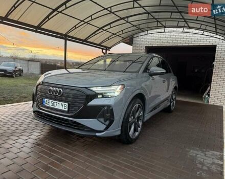 Серый Ауди Q4 e-tron, объемом двигателя 0 л и пробегом 2 тыс. км за 38200 $, фото 6 на Automoto.ua