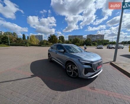 Серый Ауди Q4 e-tron, объемом двигателя 0 л и пробегом 16 тыс. км за 30500 $, фото 13 на Automoto.ua