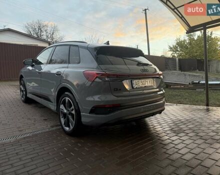 Серый Ауди Q4 e-tron, объемом двигателя 0 л и пробегом 2 тыс. км за 38200 $, фото 12 на Automoto.ua