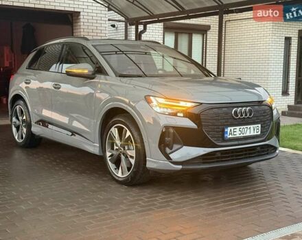 Серый Ауди Q4 e-tron, объемом двигателя 0 л и пробегом 2 тыс. км за 38200 $, фото 3 на Automoto.ua