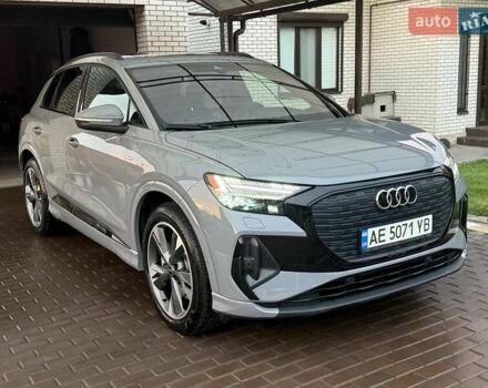 Серый Ауди Q4 e-tron, объемом двигателя 0 л и пробегом 2 тыс. км за 38200 $, фото 4 на Automoto.ua