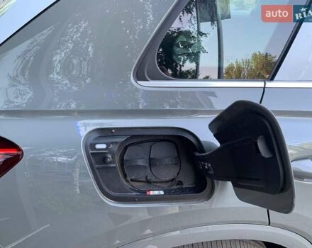 Сірий Ауді Q4 e-tron, об'ємом двигуна 0 л та пробігом 1 тис. км за 33199 $, фото 24 на Automoto.ua