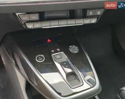 Сірий Ауді Q4 e-tron, об'ємом двигуна 0 л та пробігом 1 тис. км за 32599 $, фото 26 на Automoto.ua