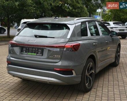 Сірий Ауді Q4 e-tron, об'ємом двигуна 0 л та пробігом 1 тис. км за 32599 $, фото 7 на Automoto.ua