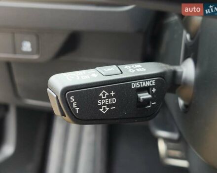 Сірий Ауді Q4 e-tron, об'ємом двигуна 0 л та пробігом 1 тис. км за 32599 $, фото 19 на Automoto.ua