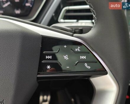 Сірий Ауді Q4 e-tron, об'ємом двигуна 0 л та пробігом 1 тис. км за 32599 $, фото 21 на Automoto.ua