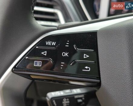 Сірий Ауді Q4 e-tron, об'ємом двигуна 0 л та пробігом 1 тис. км за 32599 $, фото 20 на Automoto.ua