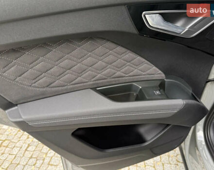 Сірий Ауді Q4 e-tron, об'ємом двигуна 0 л та пробігом 5 тис. км за 45500 $, фото 14 на Automoto.ua